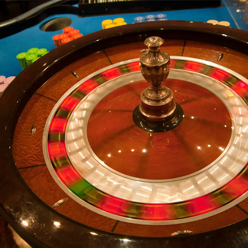 Vibrant display showing slots, live dealers, and sporting action on JE777 platform